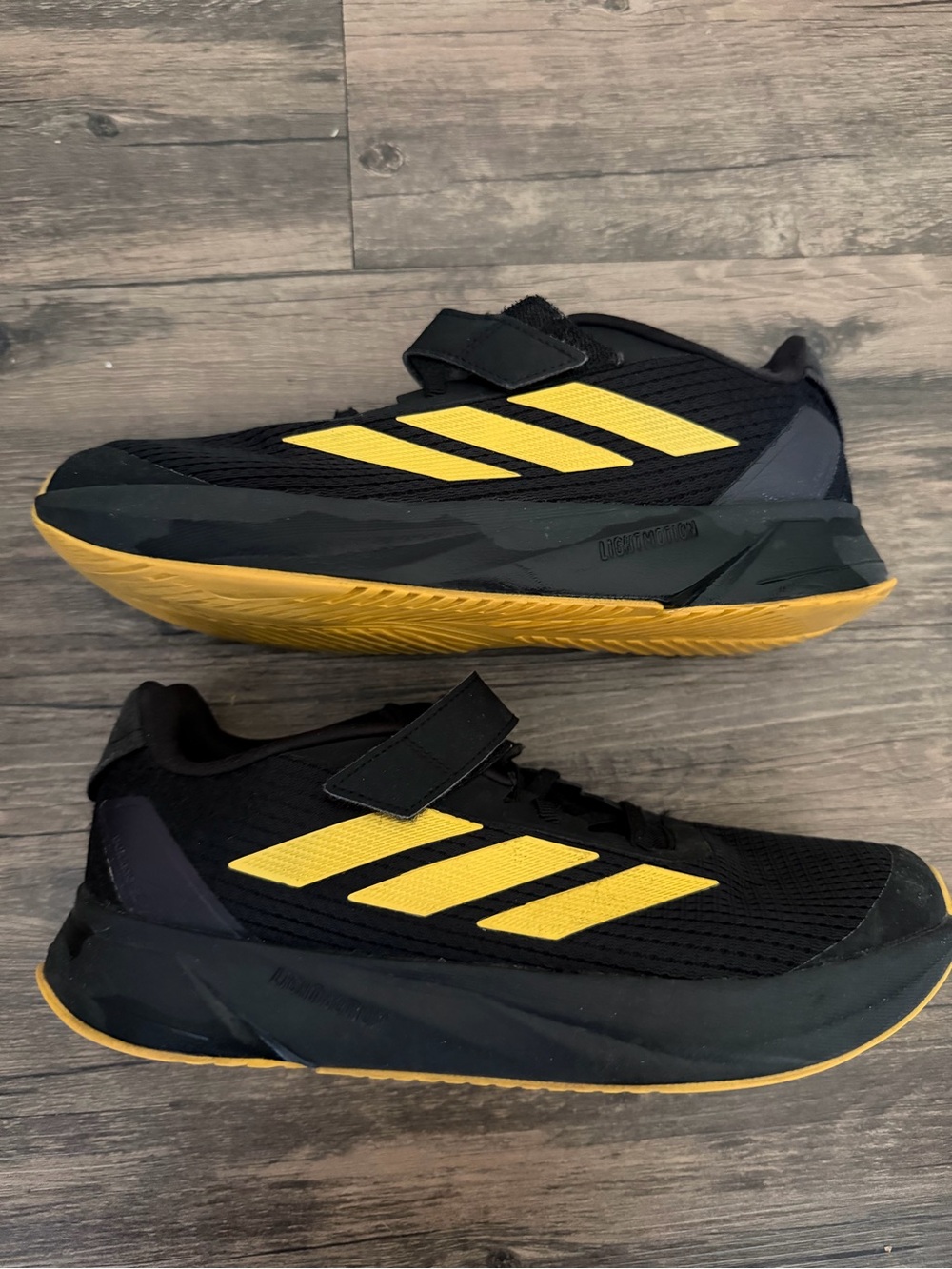 Adidas Kid's Duramo SL Athletic School Sneakers black Yellow Logo Shoes Casual 7